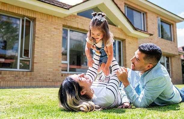 How Does Lawn Microclimate Influence Buffalo Grass Performance Around Homes and Buildings?